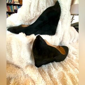 Bandolino Classic Black Wedge